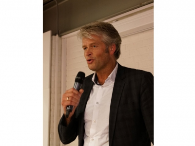 Jan Hoogenberg stopt als directeur bestuurder bij Bibliotheek Noordwest Veluwe. 