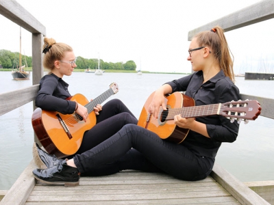 Het Harderwijkse Guitar Duo Snijders op het Prinses Christina Concours in Enschede