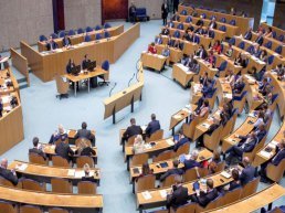 Burgers gaan op bezoek bij Tweede Kamer