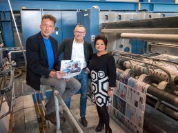 Allereerste uitgave Nieuwe Kijk op Zaken Harderwijk valt op de mat