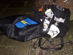 Onverschillige autokraker wordt op heterdaad betrapt in Harderwijk