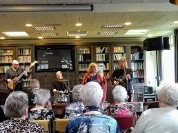 Optreden Willeke Alberti bij De Zeven Akkers in Harderwijk een groot succes