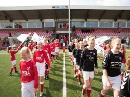 Unieke strijd meisjes teams VV hierden