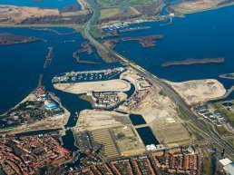 Onderzoek naar meer goedkope woningen in Waterfront