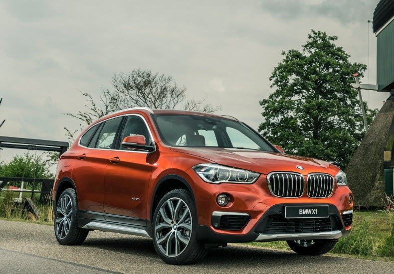 De BMW X1 orange edition