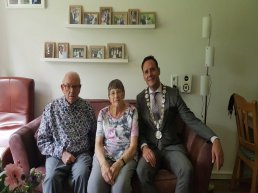 Bruidspaar de heer T. Bosch & mevrouw E. Bosch-Hoffmann 60 jaar getrouwd