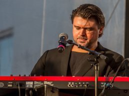 Nederpop All Stars afsluiter Donkere Dagen Festival