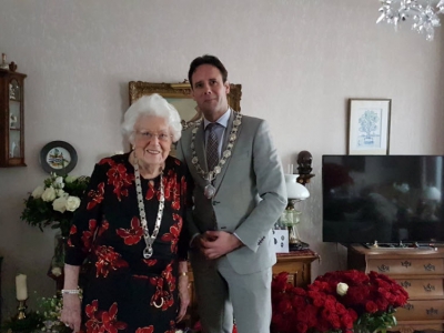 Annie van Ruitenbeek - Derksen viert haar 100ste verjaardag 