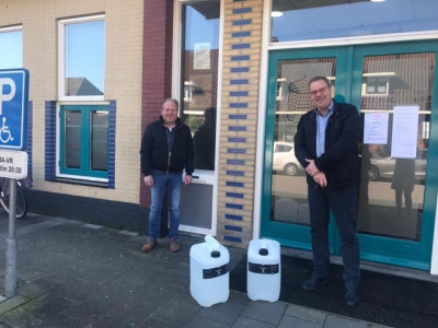 Harderwijks bedrijf schenkt 50 liter desinfectans aan HuisartsenPost