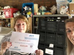 JCI schenkt cheque aan Stichting Mensen in Nood 0341