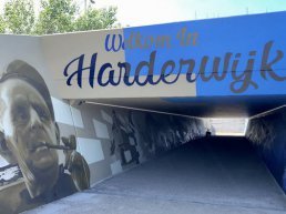 Graffiti kunst in nieuwe voetgangerstunnel Waterfront in Harderwijk
