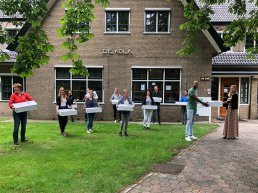 Tafelronde Harderwijk en restaurant Caert trakteren zorg op dinerbox