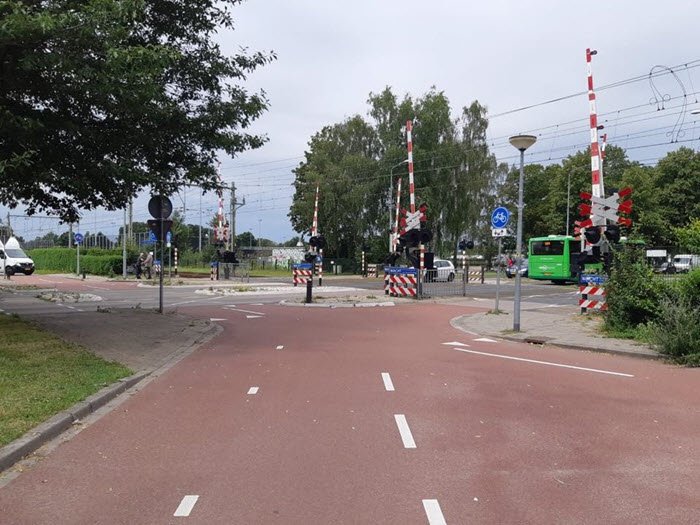 Maandag 27 juli is aan het eind van de middag tussen 17.00 en 18.00 uur op de Deventerweg in Harderwijk een aanrijding geweest tussen twee fietsers.