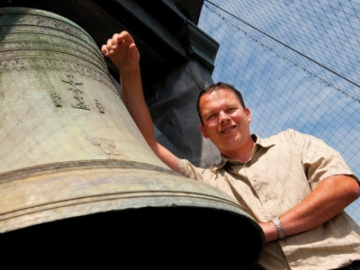 Belgische slagwerker bespeelt Harderwijks carillon