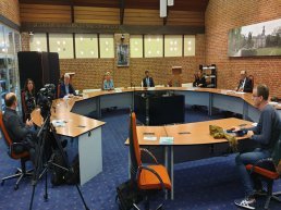 Ermelose fractievoorzitters zeggen vertrouwen op in eigen burgemeester om ‘onwerkbare’ relatie met wethouders