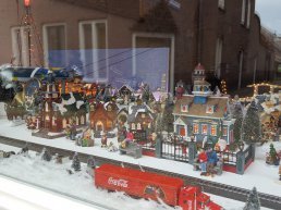 Heeft iemand iets gezien? 15 huisjes van Kerstdorp in Harderwijk gestolen