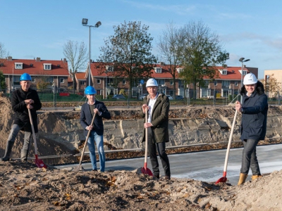Feestelijk moment, start bouw appartementencomplex De Hanzen in Harderwijk