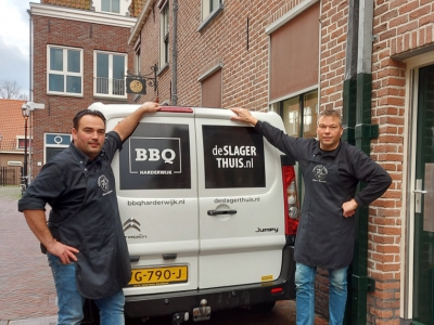 Deslagerthuis en BBQ Harderwijk beginnen VleesKado Harderwijk: ‘altijd lekker en vooral ook nuttig’