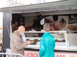 Oliebollen voor het goede doel!