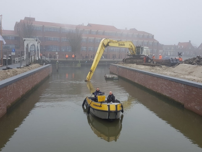 De waterdoorgang vanuit de haven richting de Jottersgracht in Harderwijk officieel open