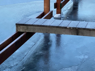 Schaatsen op grachten in het Waterfront levensgevaarlijk!