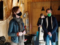 Bezoek CDA-kamerlid Hilde Palland-Mulder aan de bruine vloot van Harderwijk