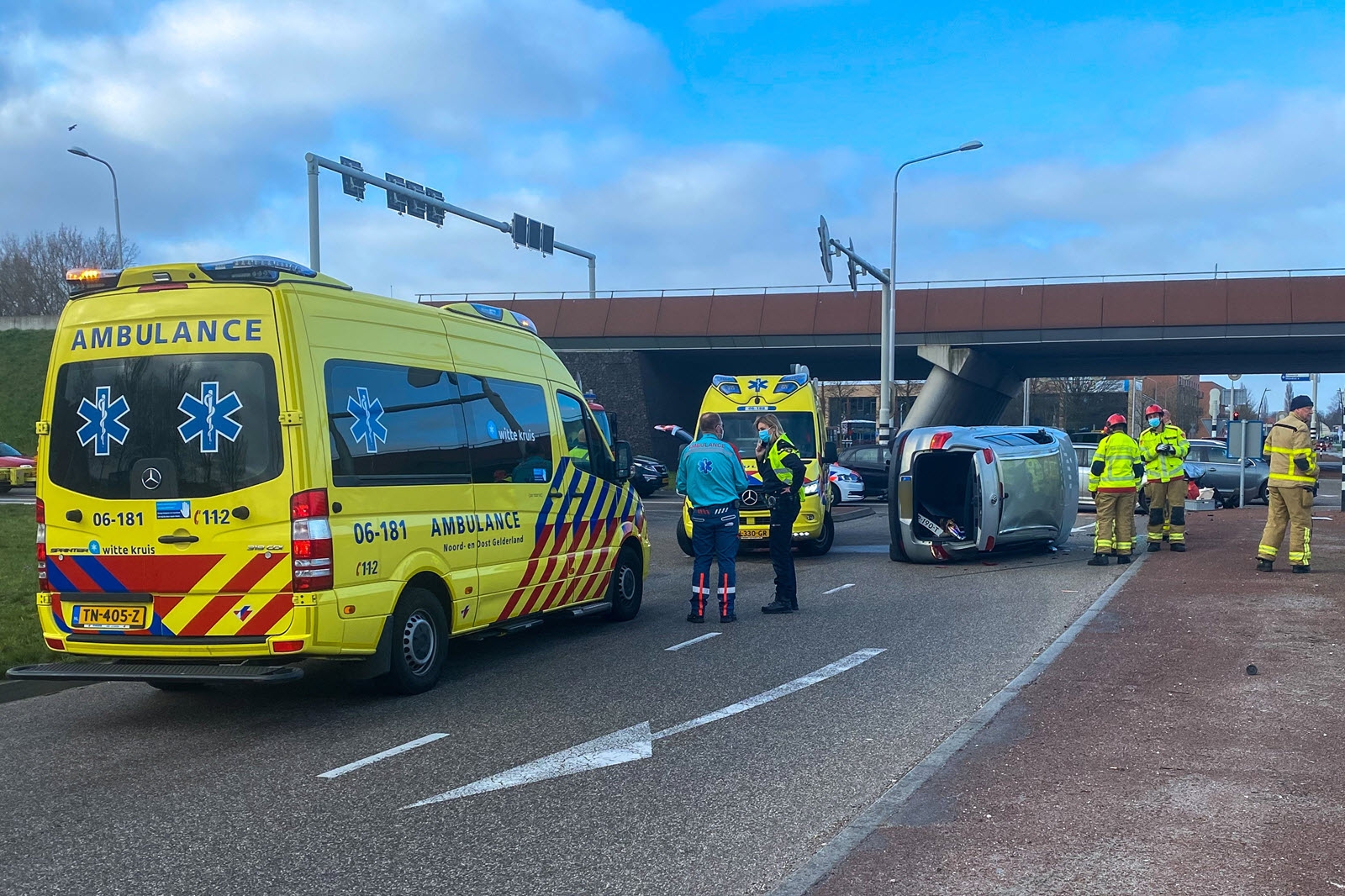 Ongeval tussen twee auto's op de kruising #Stephensonstraat en #Lorentzstraat in Harderwijk. @harderwijk_online