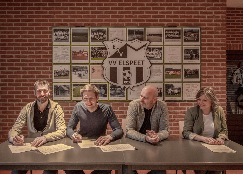Axxent Groep en Huisvesting.nl tekenen hoofdsponsorcontract VV Elspeet