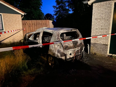 Auto uitgebrand op Gentenerf in Ermelo
