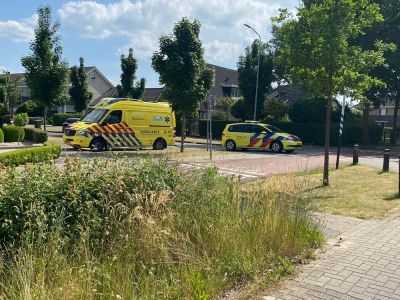 Oudere dame verliest macht over het stuur op de Krommekamp in Harderwijk