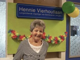 Zorglocatie Sonnevanck heeft een nieuwe ‘laan’: Hennie Vierhoutlaan