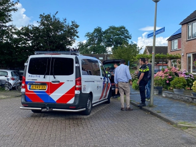 Botsing tussen twee auto's op rotonde in Harderwijk