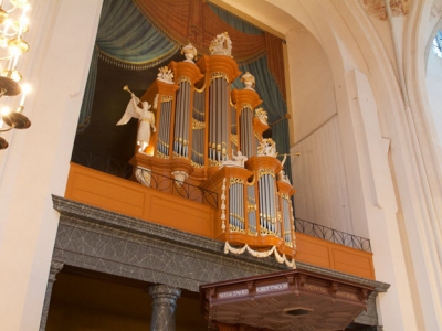 Gerben Mourik bespeelt op Harderwijker Bätz-orgel