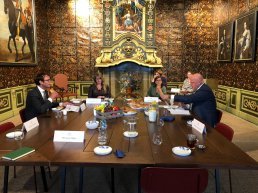 Demissionair minister Grapperhaus bezoekt burgemeester en politie Harderwijk
