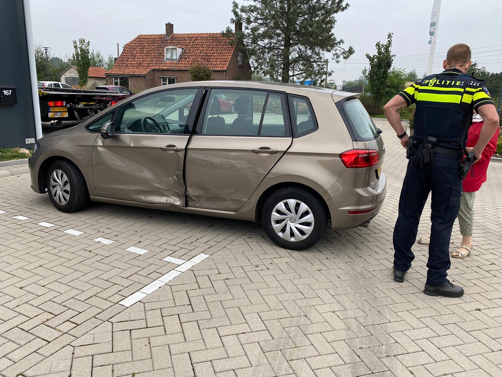 Aanrijding tussen twee auto's op de Kolbaanweg #Harderwijk #Ermelo. @112veluwe