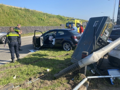 Ongeval tussen twee auto's op de Knardijk in Harderwijk