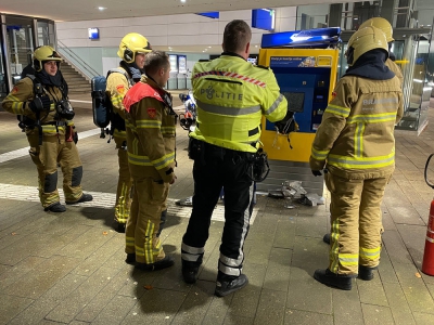 Kaartjesautomaat op NS station in Harderwijk vernield door jongeren