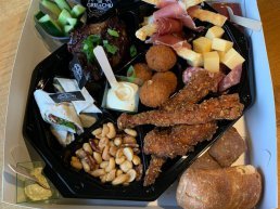 Activiteiten Kok Harderwijk: Bezorgen en afhalen, High Tea at Home, Broodje Kok ontbijt en Borrelbox