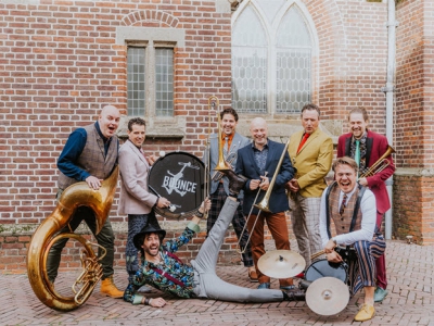 Bounce Brass opent Harderwijk Live tijdens Koningsnacht