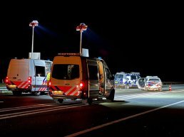Personenauto botst op een politieauto op de A28 bij Harderwijk