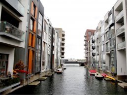 Waterfrontbewoners krijgen lagere aanslag voor liggeld van hun bootjes