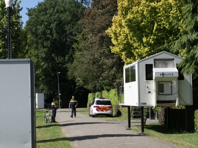 Extra politie toezicht bij het huis van minister van der Wal in Hierden