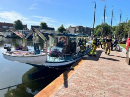 Brand aan boord van een schip in de oude Haven van Harderwijk