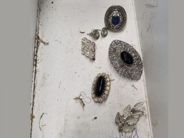 Sieraden gevonden en vermoedelijk afkomstig van diefstal