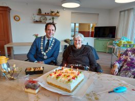 Mevrouw Wicky Mulder-Keller viert 100ste verjaardag