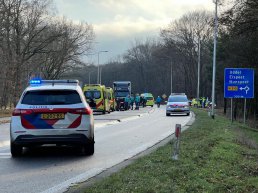 Ongeval tussen een vrachtwagen en een fietser op de N302 tussen Harderwijk en Ermelo
