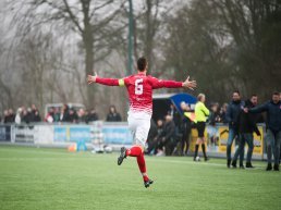v.v. Hierden toont veerkracht in beladen topduel (1-1)