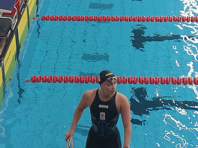 3 Nederlandse titels zwemster Lisa Kruger