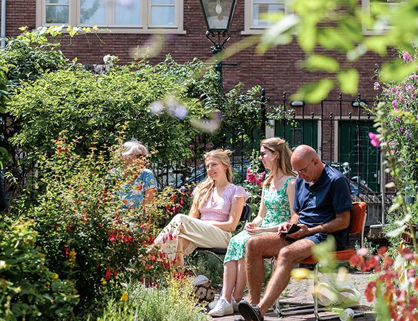 Zondagmiddag 2 juli Gluren bij de Buren in Harderwijk 