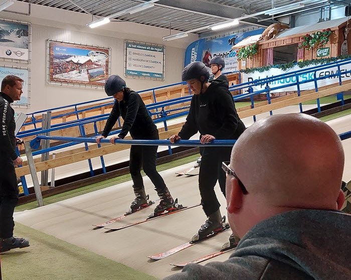 Opleiding ski-instructeur niveau 2 bij Delphindoorski in Ermelo